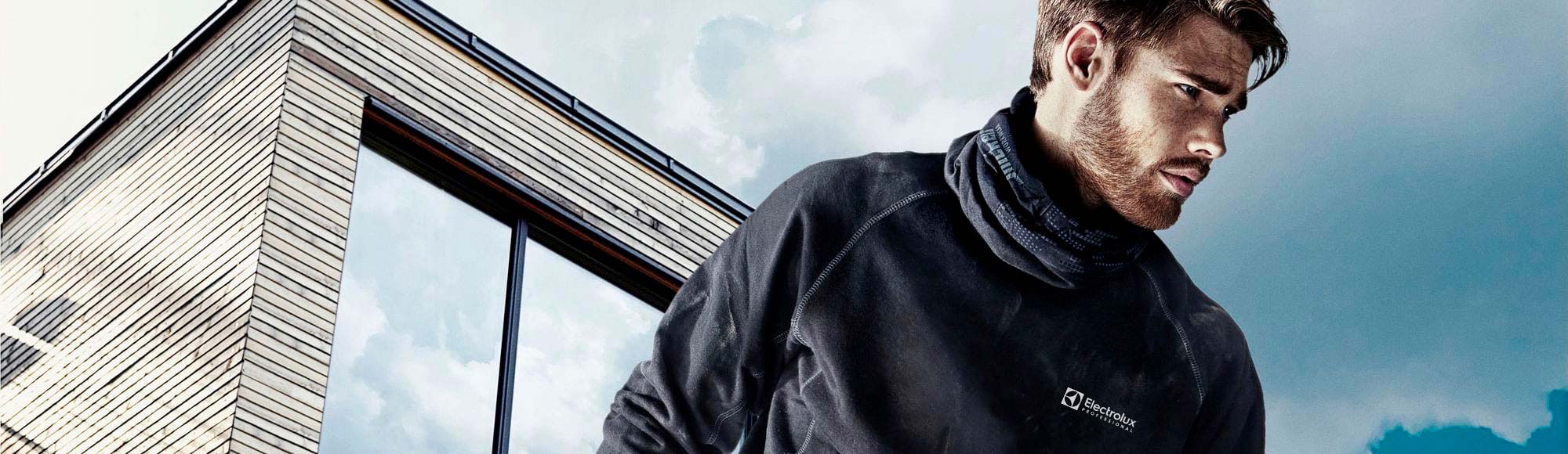 customer-care-man customer-care-man